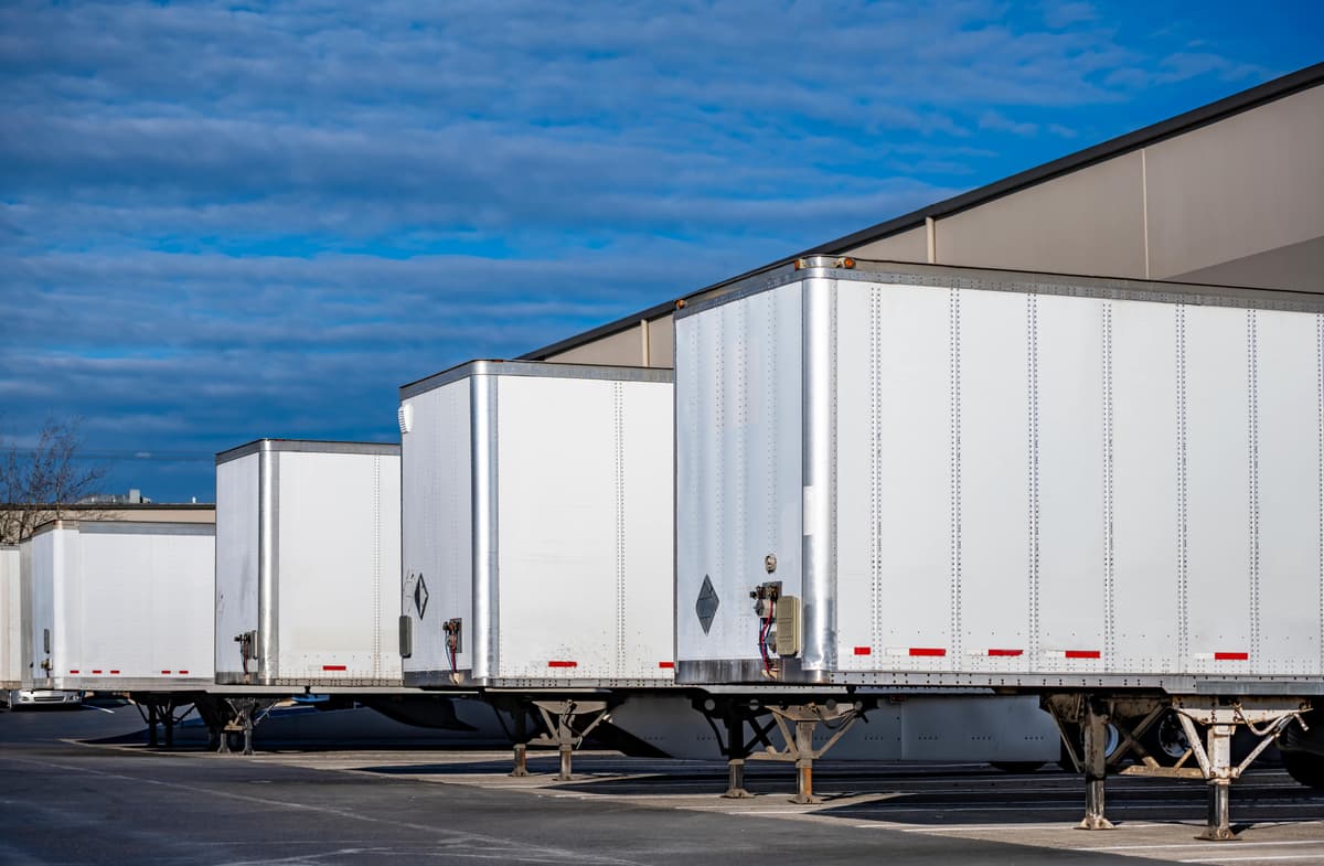 Picture of Dry Vans lined up at the docks